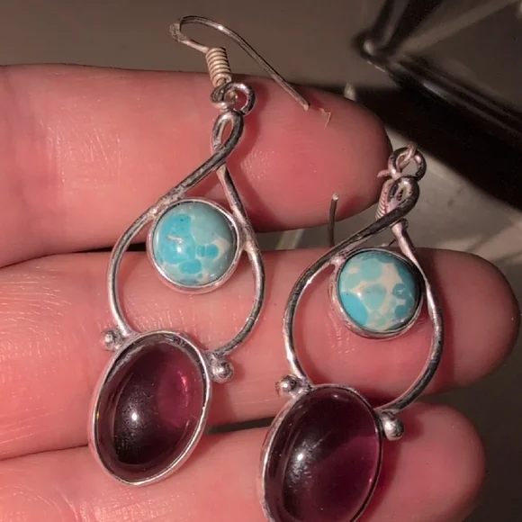 🥳7/$10! Silver and Purple Earrings - Picture 1 of 5